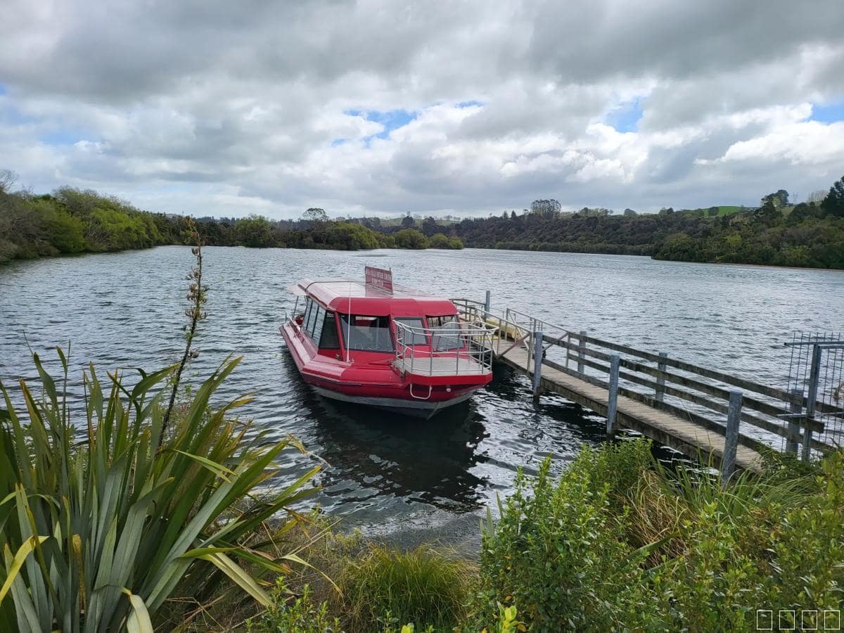 타우포호수 크루즈